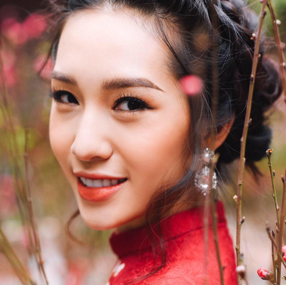 Tiểu sử ca sĩ Emily - Nguyễn Hương Ly