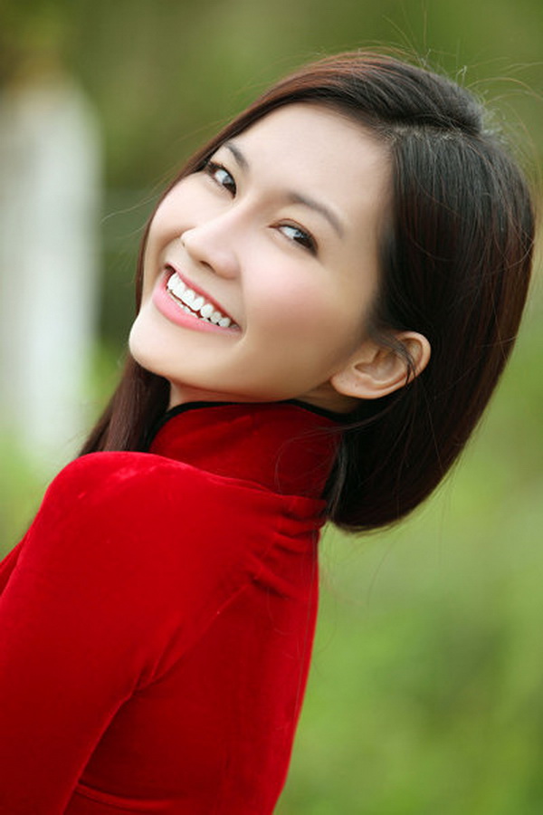  Kim Hiền với nụ cười tươi tắn và đẹp rạng ngời 
