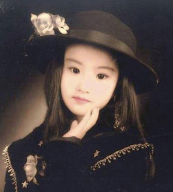 Lưu Diệc Phi sinh năm 1987