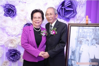 Nhạc sĩ Nguyễn Ánh 9 và vợ trong dịp kỷ niệm 50 năm ngày cưới