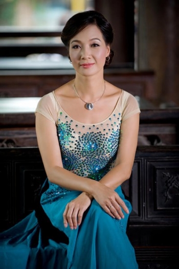 Tiểu sử diễn viên Lê Khanh